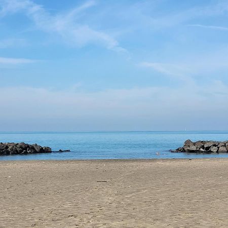 Sweet House Fiumicino Apartment Ngoại thất bức ảnh